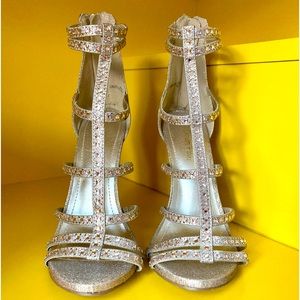 NWOT Dream Pairs crystal embellished vegan heels